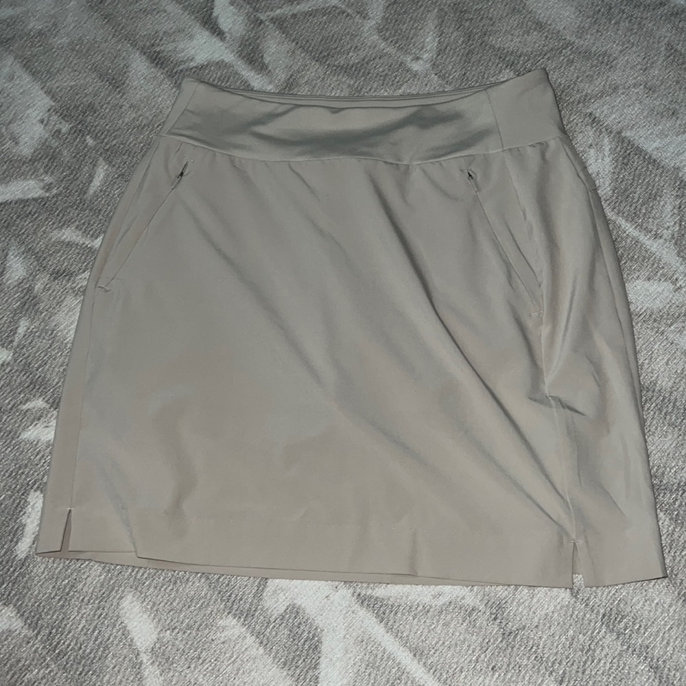 Athleta Soho Skort Size:4Tall Color:Abalone grey Great condition worn minimally!